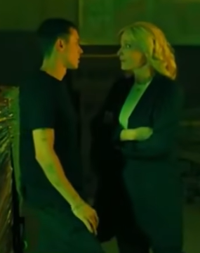 犯罪《信使》电影解说文案-AI电影文案解说网