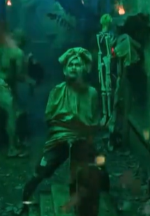 恐怖《鬼屋惊魂发财记》电影解说文案-AI电影文案解说网