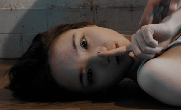 悬疑电影《操盘手》解说文案-AI电影文案解说网