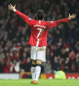 剧情电影《c罗曼联的红色记忆》解说文案-AI电影文案解说网